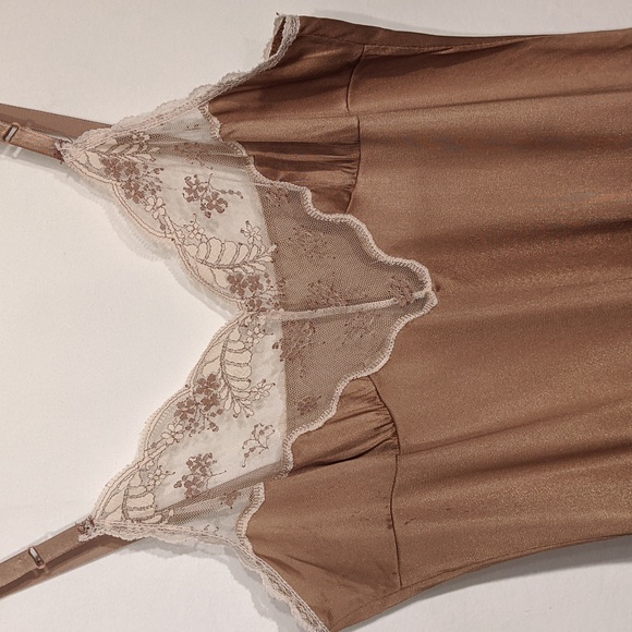 Vintage Fascination caramel dress slip - Picture 3 of 11